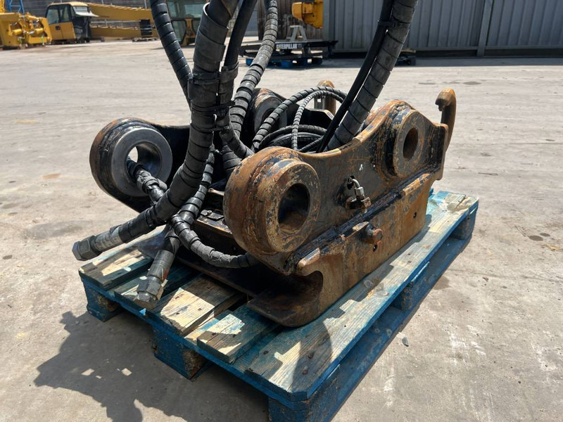 OilQuick OQ80 - 330D - 336D - 336E - 336F DB-stick - מצמד מהיר עבור מכונת בנייה: תמונה 5 OilQuick OQ80 - 330D - 336D - 336E - 336F DB-stick - מצמד מהיר עבור מכונת בנייה: תמונה 5