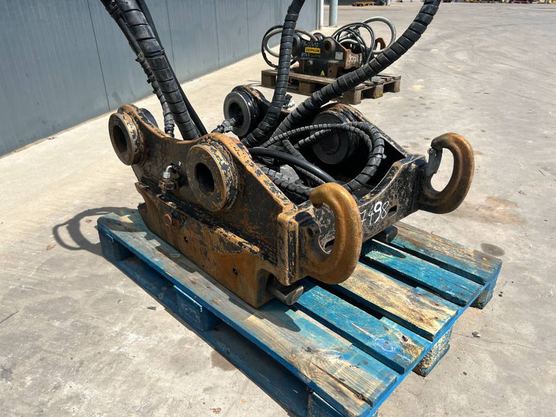 OilQuick OQ80 - 330D - 336D - 336E - 336F DB-stick - מצמד מהיר עבור מכונת בנייה: תמונה 3 OilQuick OQ80 - 330D - 336D - 336E - 336F DB-stick - מצמד מהיר עבור מכונת בנייה: תמונה 3