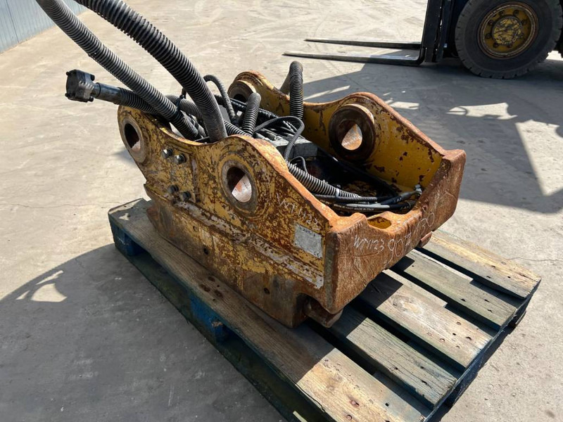 OilQuick OQ80 - 330F / 329E - מצמד מהיר עבור מכונת בנייה: תמונה 3 OilQuick OQ80 - 330F / 329E - מצמד מהיר עבור מכונת בנייה: תמונה 3