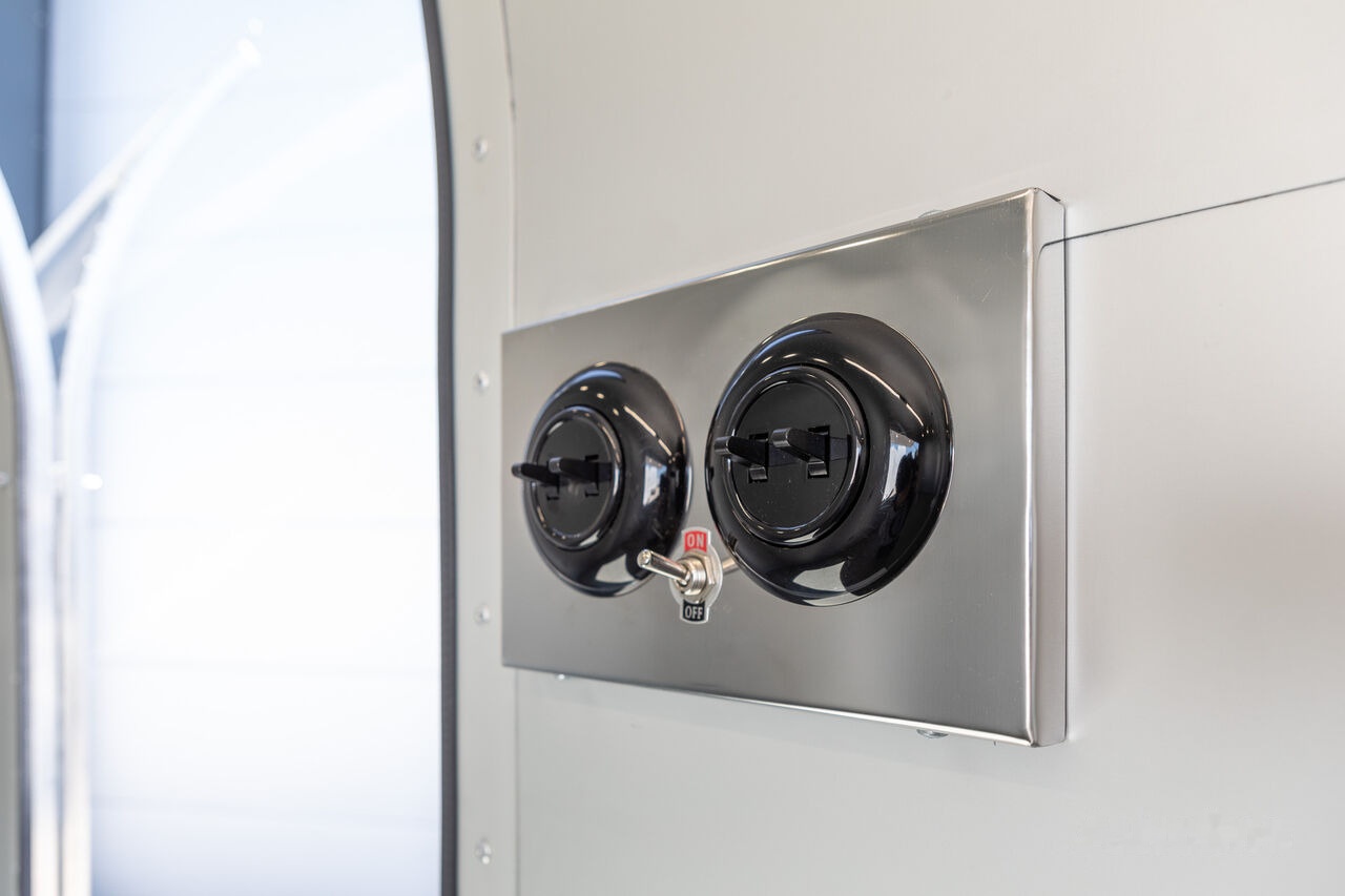 הַחכָּרָה Bannert Verkaufswagen Imbiss Airstream | IN STOCK Bannert Verkaufswagen Imbiss Airstream | IN STOCK: תמונה 17
