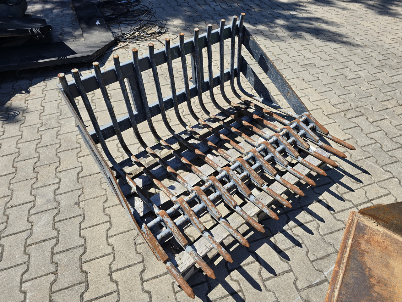 AVANT 423 - מעמיס היגוי החלקה: תמונה 5 AVANT 423 - מעמיס היגוי החלקה: תמונה 5