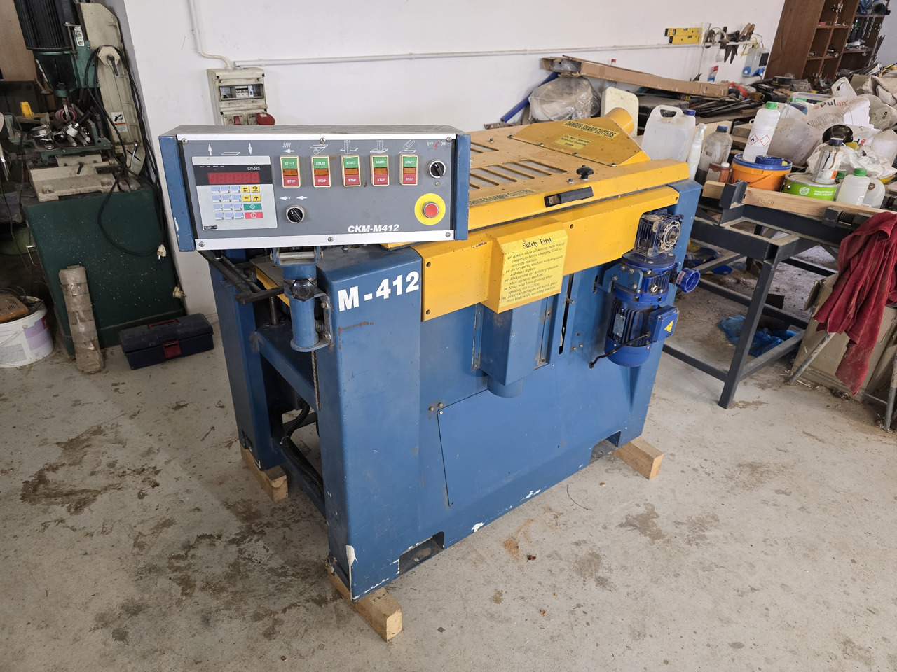 BAKER M-412 - מכונת עיבוד עץ: תמונה 1 BAKER M-412 - מכונת עיבוד עץ: תמונה 1