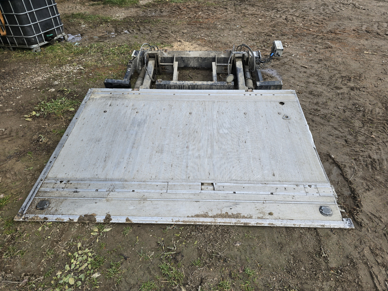 BAR Cargolift BC 1500S4 -B1A/2409--A0- - מעלית אחורית: תמונה 5 BAR Cargolift BC 1500S4 -B1A/2409--A0- - מעלית אחורית: תמונה 5