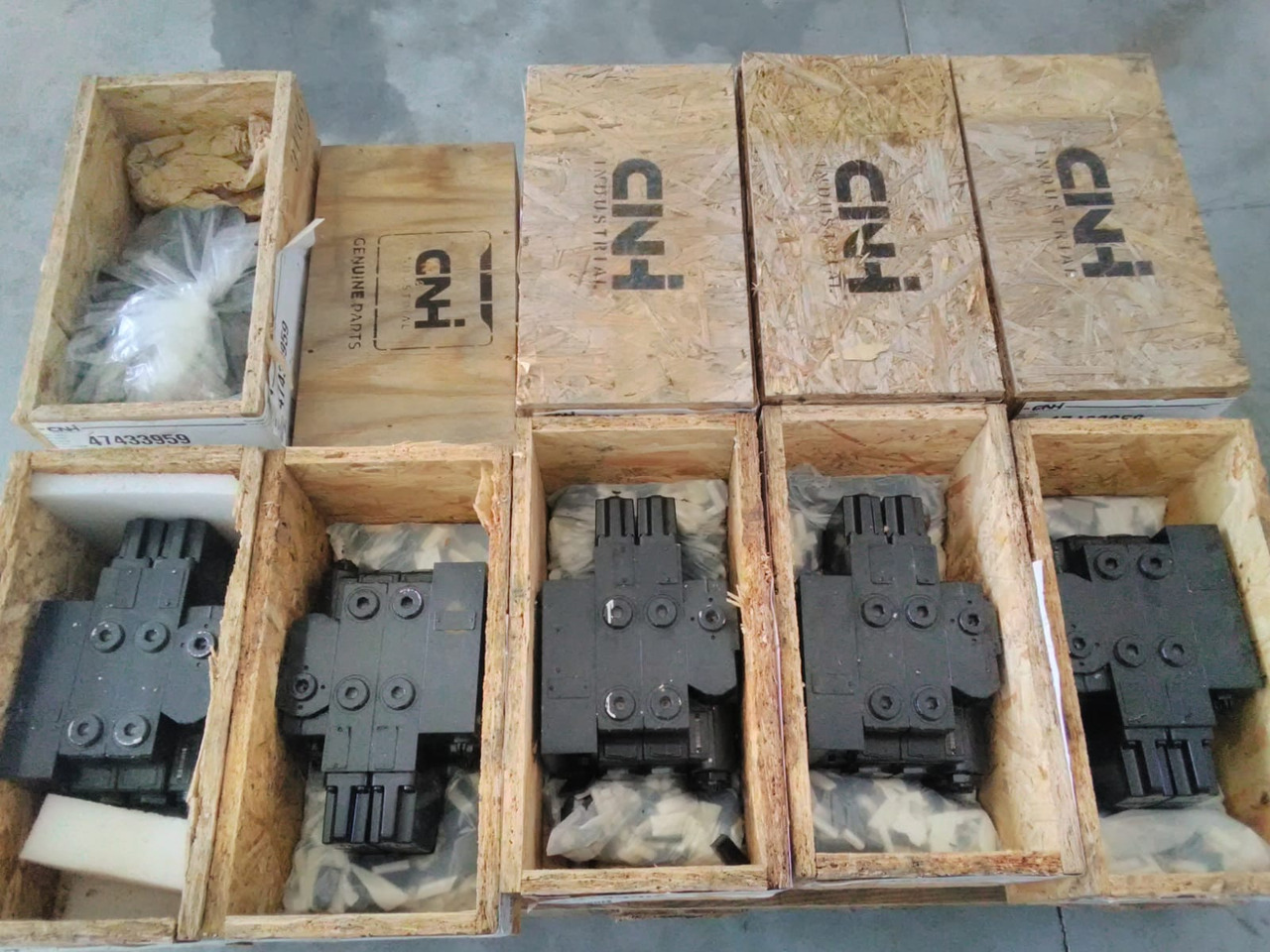 CNH 47433959 - שסתום עבור מכונה חקלאית: תמונה 1 CNH 47433959 - שסתום עבור מכונה חקלאית: תמונה 1