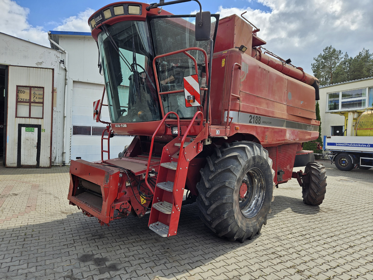 Case 2188E - מקצרת קומבינה: תמונה 1 Case 2188E - מקצרת קומבינה: תמונה 1