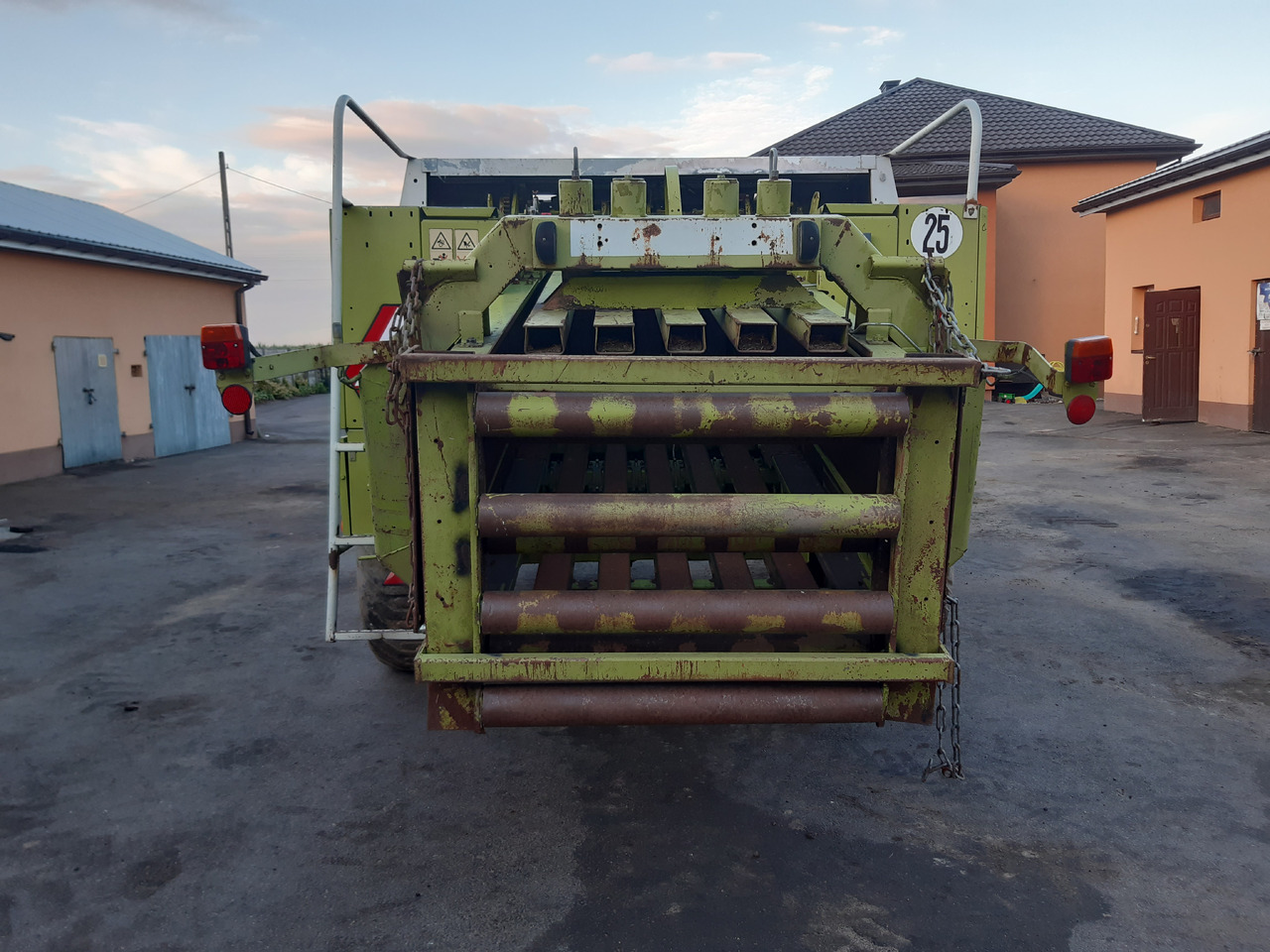 Claas Quadrant 1200 N - מכונת צרור מרובעת: תמונה 3 Claas Quadrant 1200 N - מכונת צרור מרובעת: תמונה 3