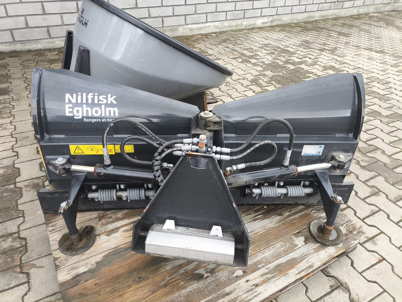 EGHOLM 2200T - טרקטור קומפקטי: תמונה 3 EGHOLM 2200T - טרקטור קומפקטי: תמונה 3
