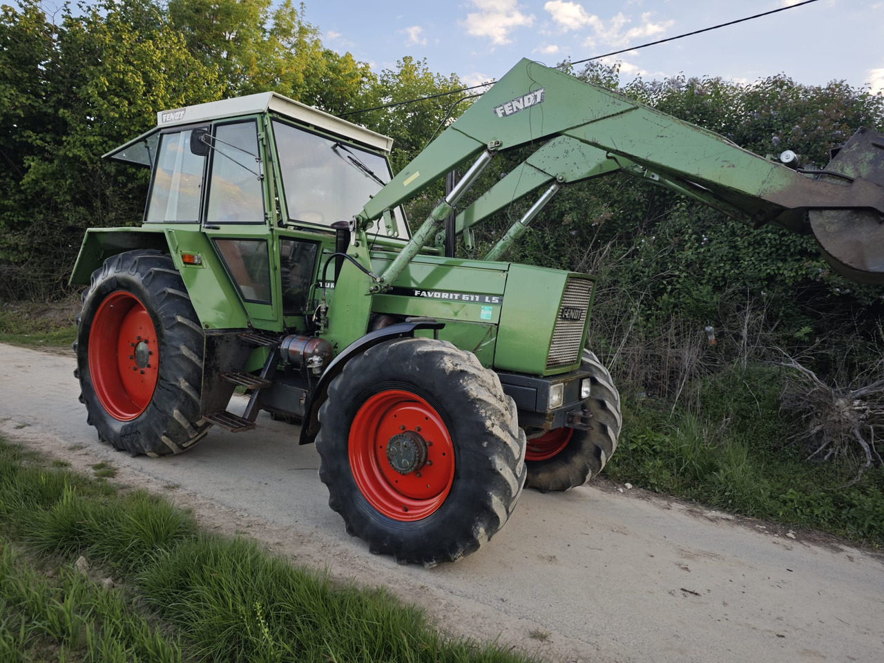FENDT Favorit 611 LS turbomatik + TUR - טרקטור חקלאי: תמונה 3 FENDT Favorit 611 LS turbomatik + TUR - טרקטור חקלאי: תמונה 3