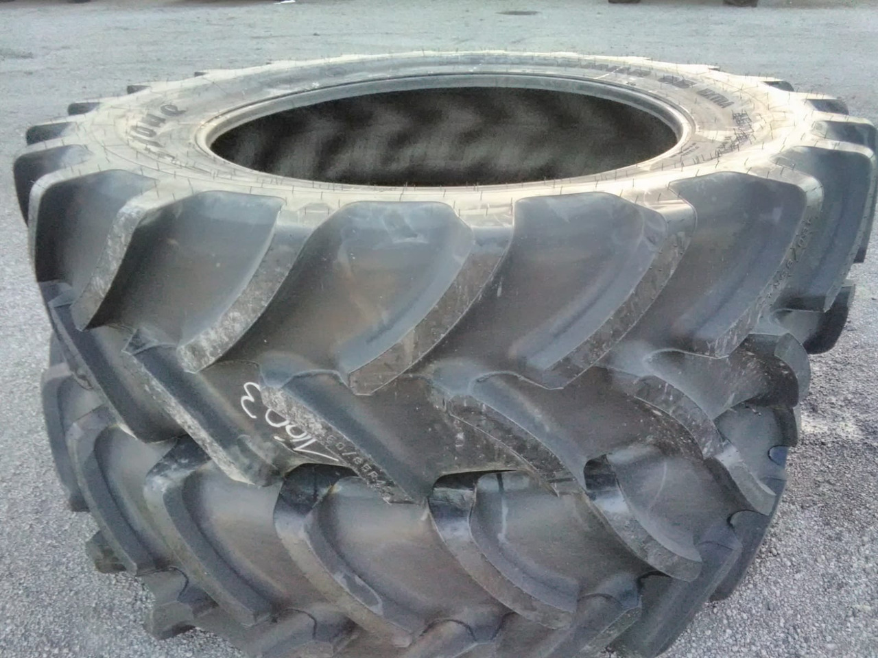 FIRESTONE 460/85 R42 (18.4 R42) - חבילת גלגלים וצמיגים עבור מכונה חקלאית: תמונה 1 FIRESTONE 460/85 R42 (18.4 R42) - חבילת גלגלים וצמיגים עבור מכונה חקלאית: תמונה 1