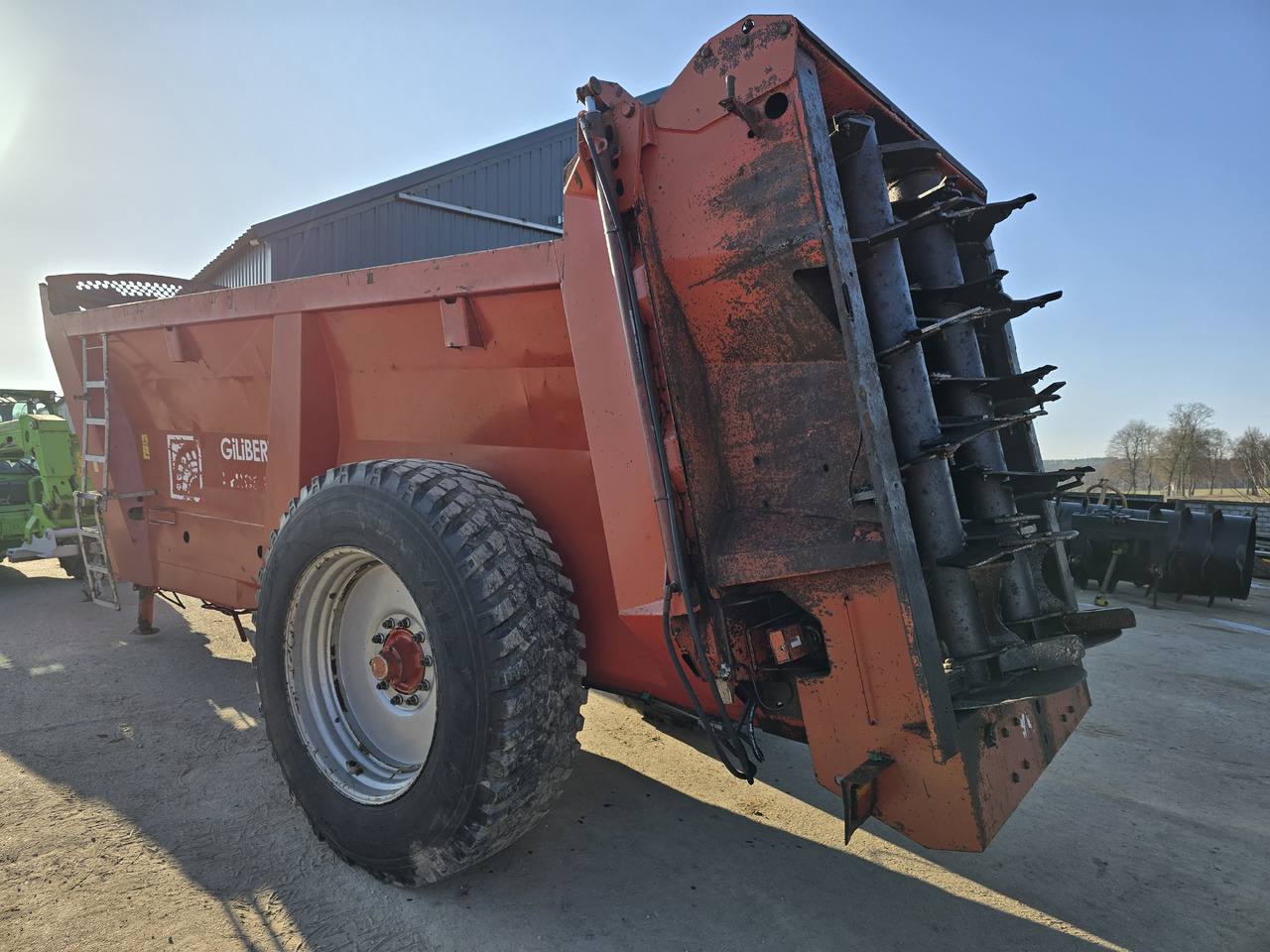 GILIBERT HELIOS 15 - מפזרת זבל: תמונה 3 GILIBERT HELIOS 15 - מפזרת זבל: תמונה 3