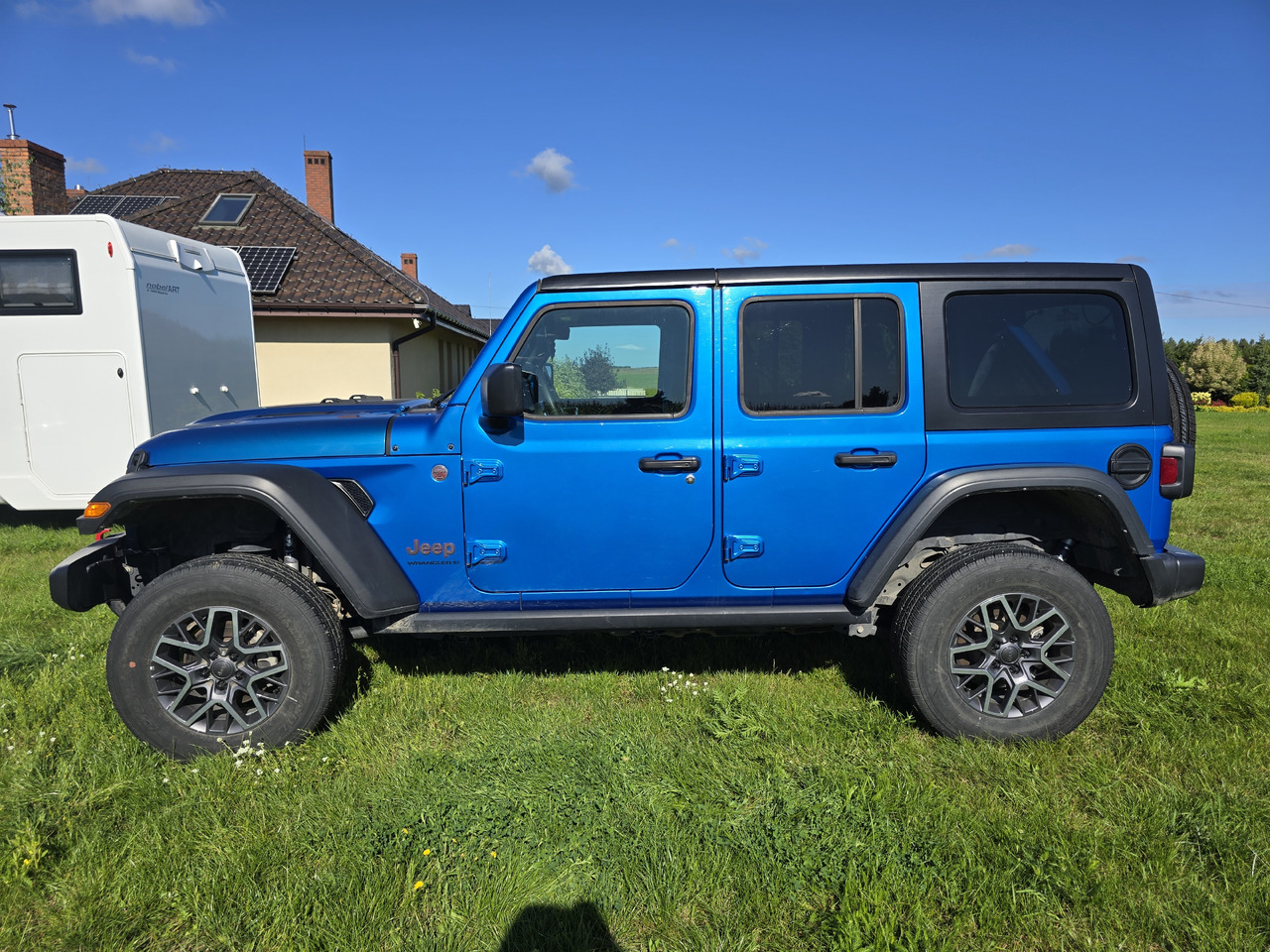 JEEP Wrangler Unlimited Rubicon FOX - מכונית: תמונה 2 JEEP Wrangler Unlimited Rubicon FOX - מכונית: תמונה 2