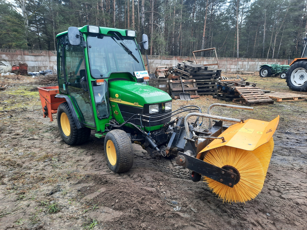 JOHN DEERE 4110 - טרקטור חקלאי: תמונה 2 JOHN DEERE 4110 - טרקטור חקלאי: תמונה 2