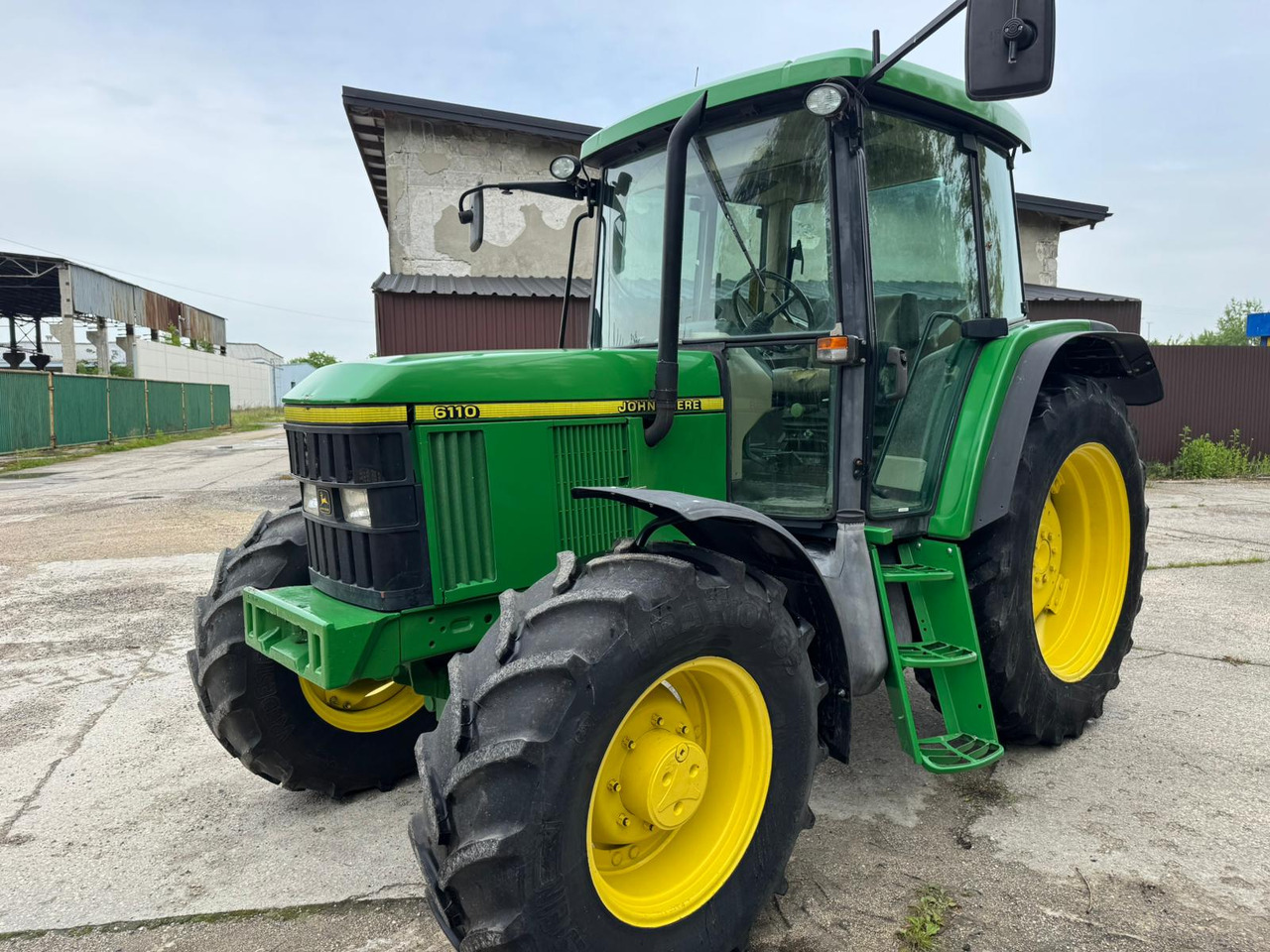 JOHN DEERE 6110 - טרקטור חקלאי: תמונה 2 JOHN DEERE 6110 - טרקטור חקלאי: תמונה 2