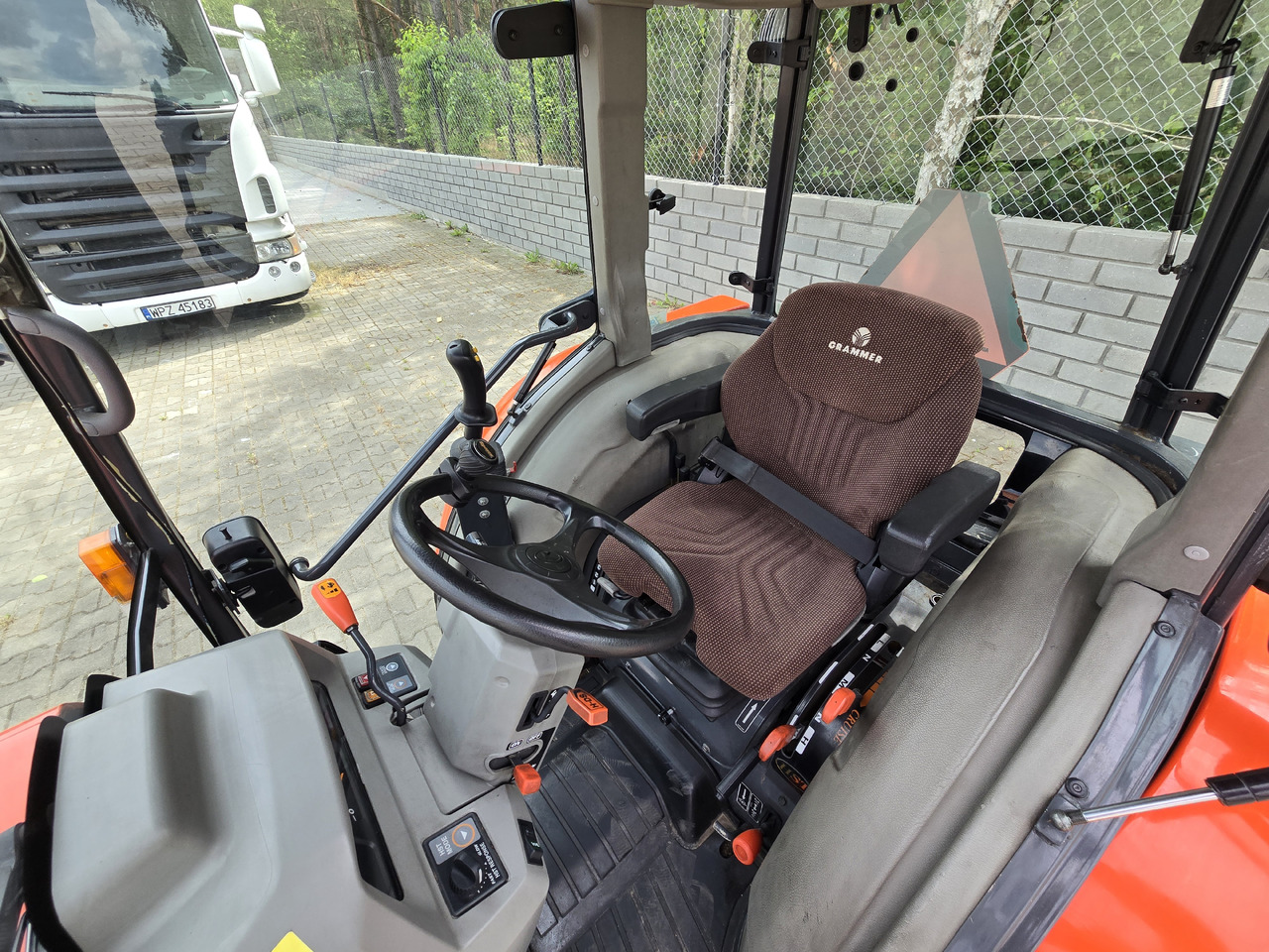 KUBOTA 4240 - טרקטור חקלאי: תמונה 2 KUBOTA 4240 - טרקטור חקלאי: תמונה 2