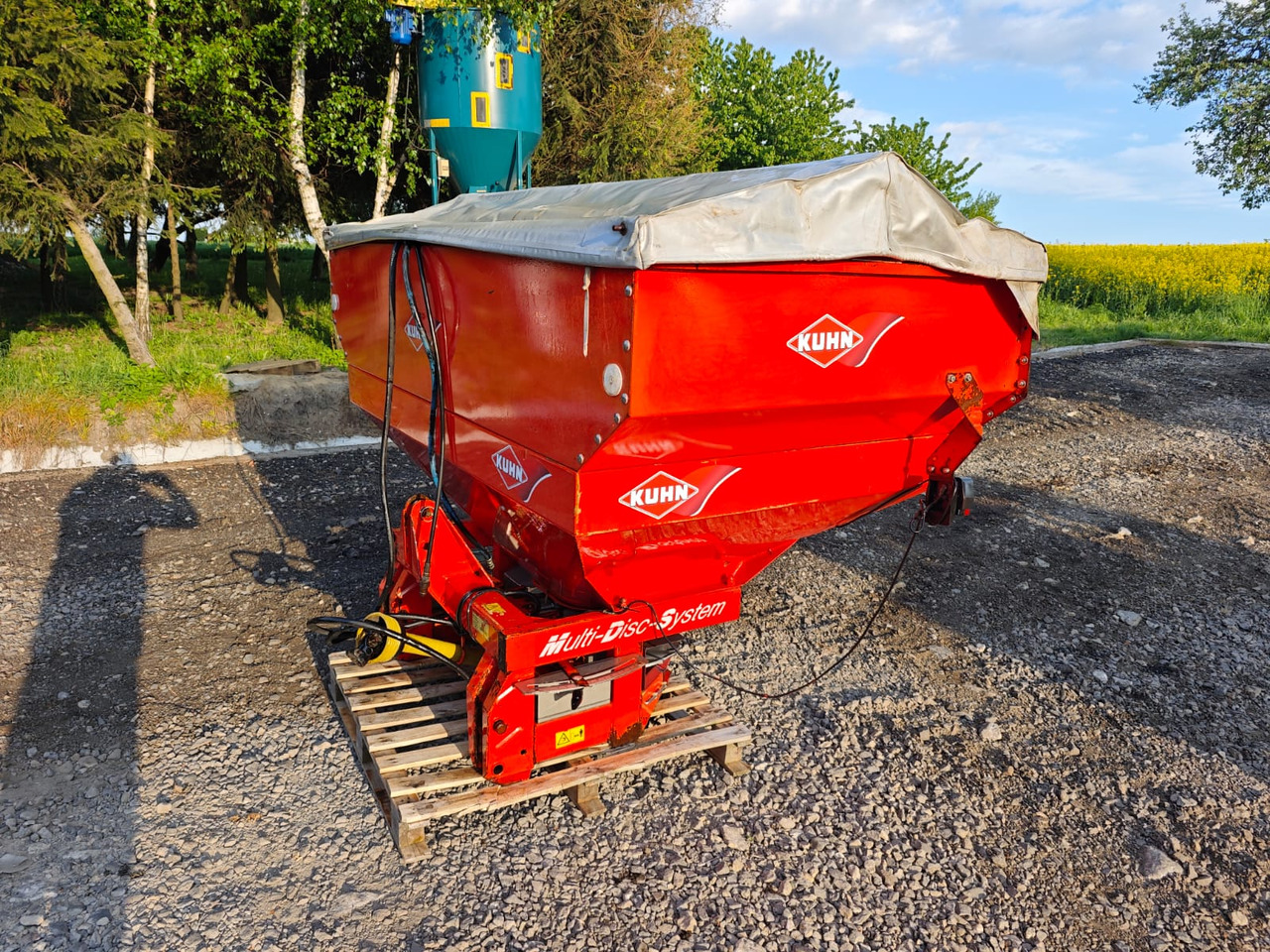 KUHN MDS 921 Multi-Disc-System 1700 L - מפזרת דשן: תמונה 2 KUHN MDS 921 Multi-Disc-System 1700 L - מפזרת דשן: תמונה 2