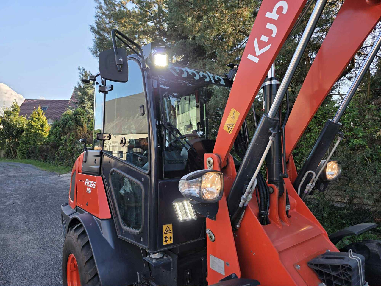 Kubota R065 HW - מעמיס גלגלים: תמונה 5 Kubota R065 HW - מעמיס גלגלים: תמונה 5