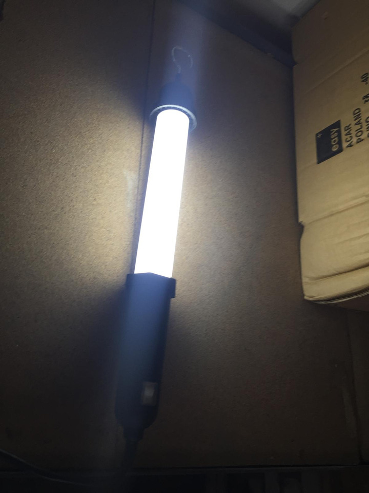Lampa warsztatowa na 5 metrowym przewodzie zasilającym - ציוד לסדנאות: תמונה 3 Lampa warsztatowa na 5 metrowym przewodzie zasilającym - ציוד לסדנאות: תמונה 3