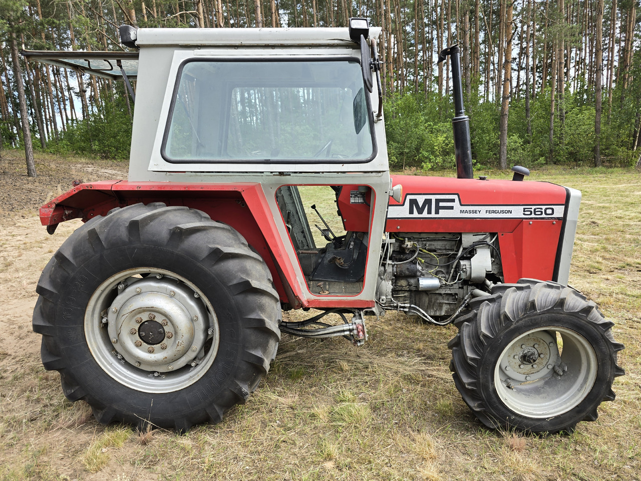 MASSEY-FERGUSON MF 560 - טרקטור חקלאי: תמונה 2 MASSEY-FERGUSON MF 560 - טרקטור חקלאי: תמונה 2