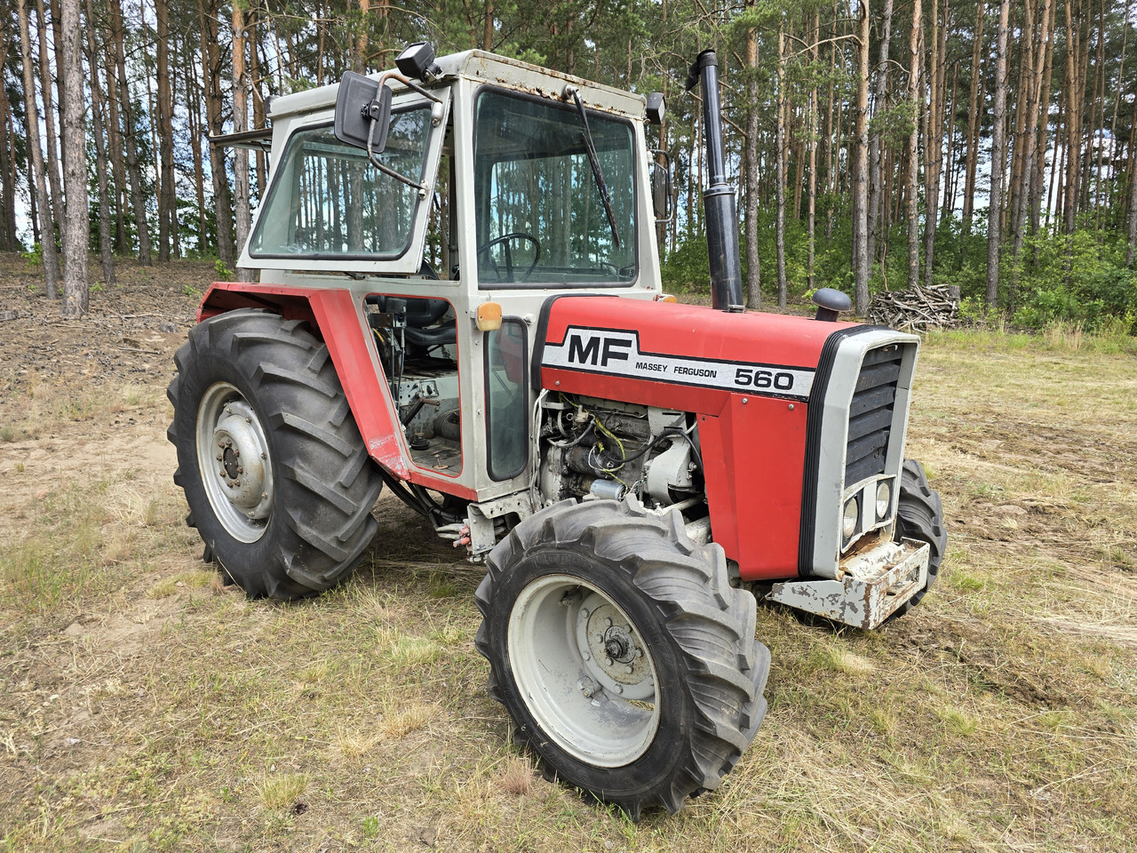 MASSEY-FERGUSON MF 560 - טרקטור חקלאי: תמונה 1 MASSEY-FERGUSON MF 560 - טרקטור חקלאי: תמונה 1