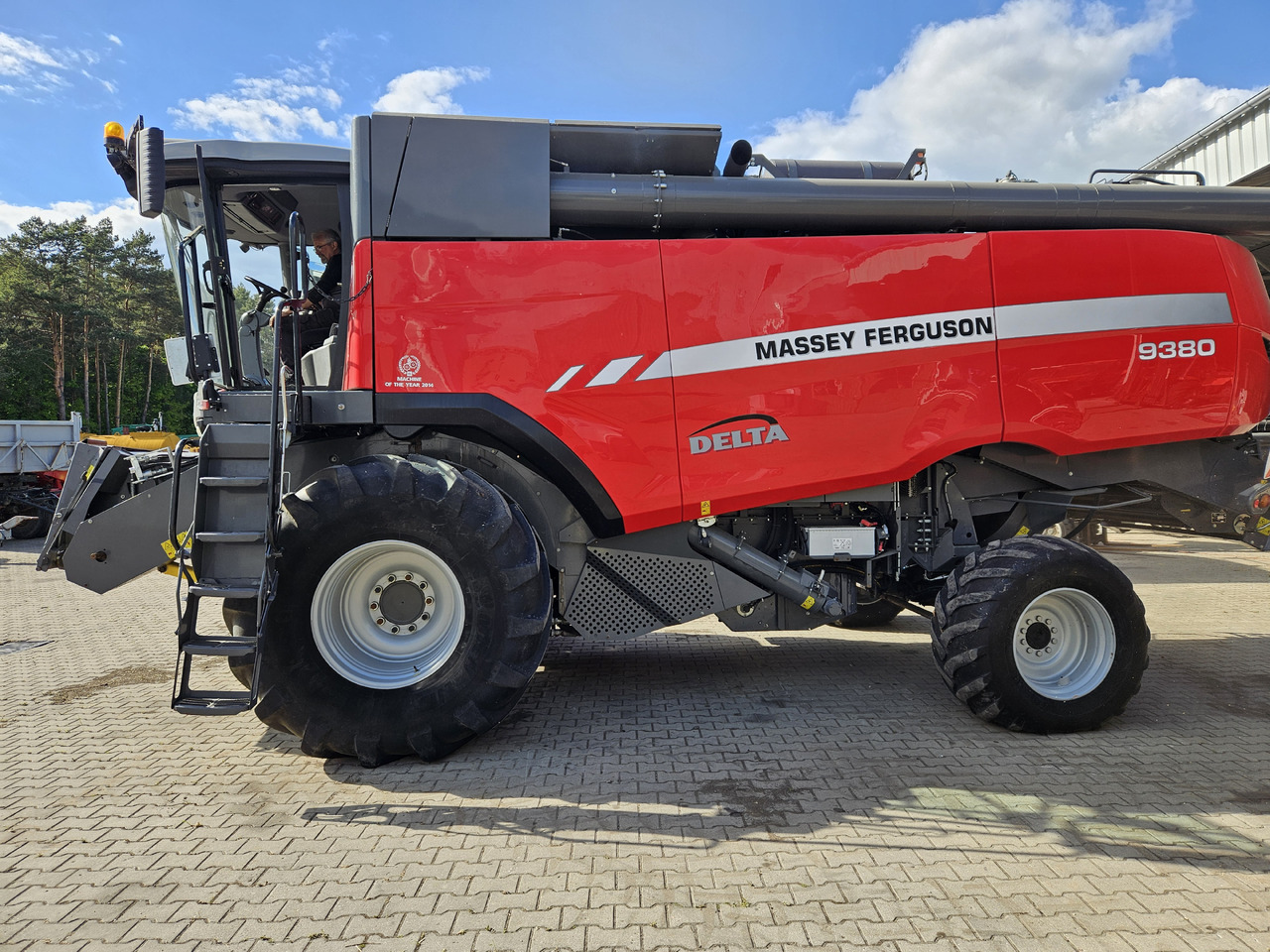 Massey Ferguson Delta 9380 - מקצרת קומבינה: תמונה 1 Massey Ferguson Delta 9380 - מקצרת קומבינה: תמונה 1