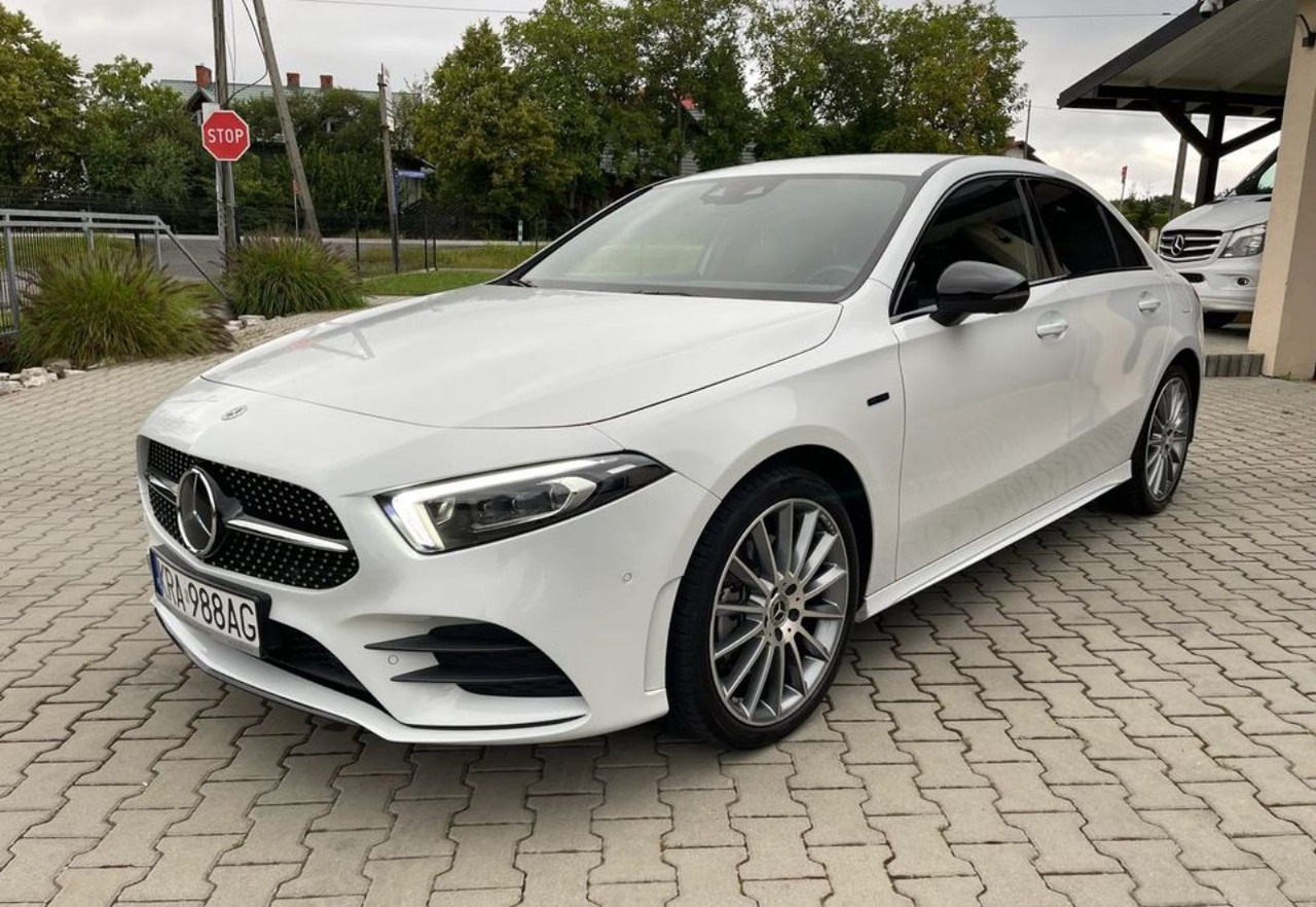 Mercedes A250e - מכונית: תמונה 1 Mercedes A250e - מכונית: תמונה 1