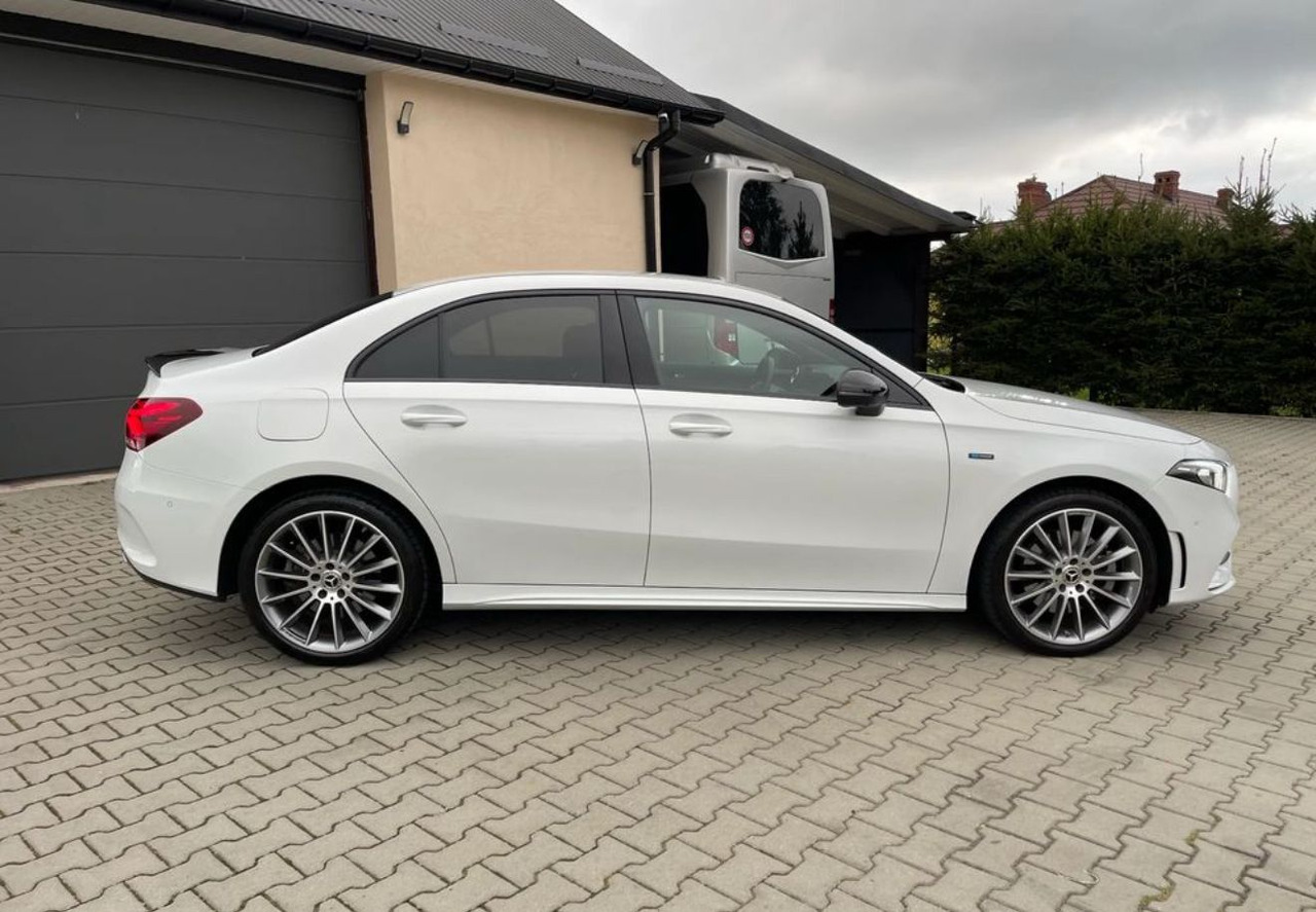 Mercedes A250e - מכונית: תמונה 4 Mercedes A250e - מכונית: תמונה 4