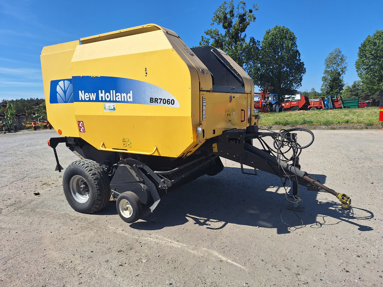 NEW HOLLAND BR7060 - מכונת צרור עגולה: תמונה 3 NEW HOLLAND BR7060 - מכונת צרור עגולה: תמונה 3