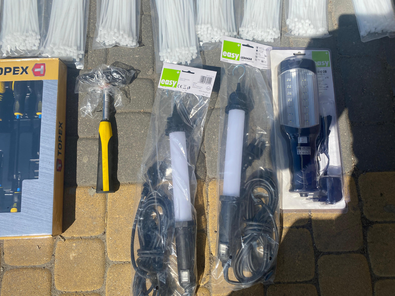 Neo Tools, qtechnic narzedzi, klucze, lampy led - ציוד לסדנאות: תמונה 4 Neo Tools, qtechnic narzedzi, klucze, lampy led - ציוד לסדנאות: תמונה 4
