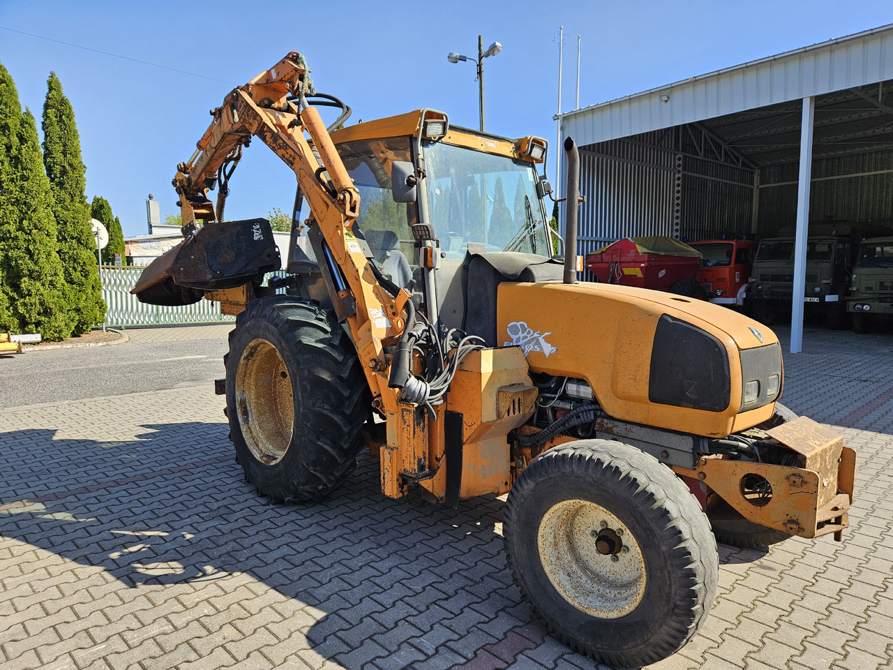 Renault Egros - מכסחת גינה: תמונה 2 Renault Egros - מכסחת גינה: תמונה 2