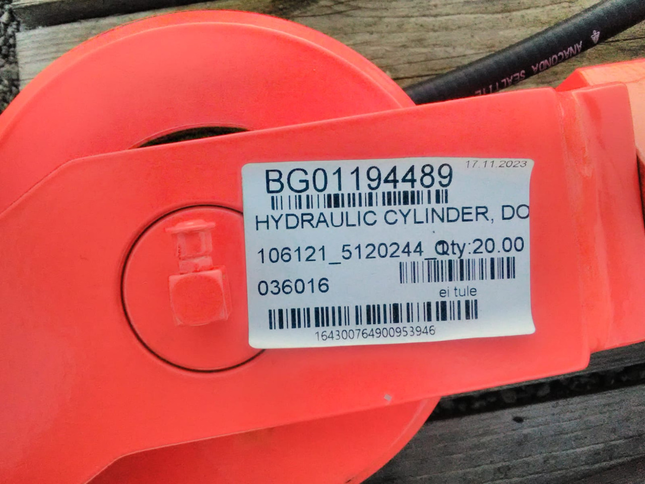 SANDVIK BG01194489 - צילינדר הידרולי עבור מכונת בנייה: תמונה 3 SANDVIK BG01194489 - צילינדר הידרולי עבור מכונת בנייה: תמונה 3