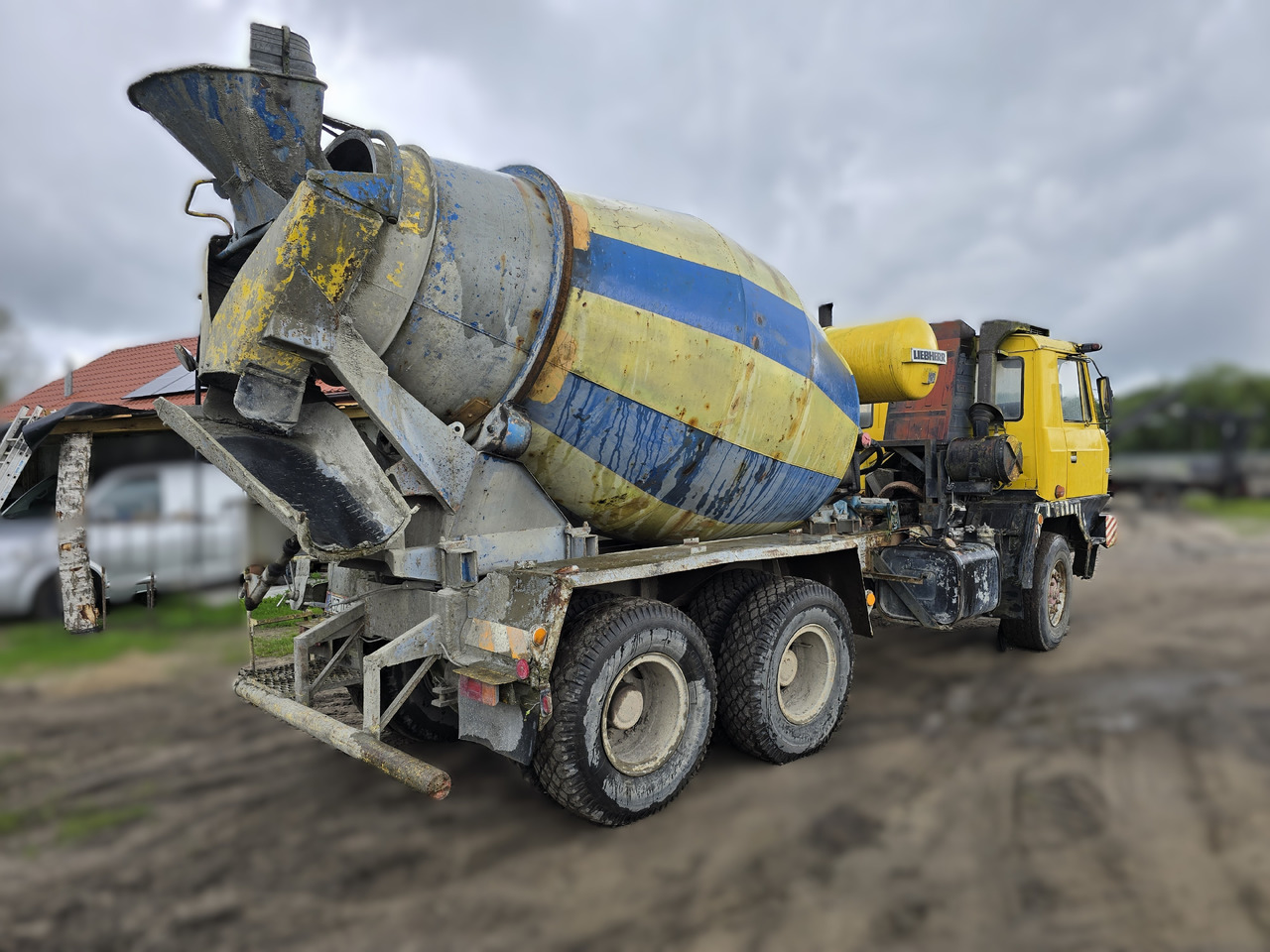 TATRA 6x6 (6 m3) betoniarka LIEBHERR - משאית מערבלת בטון: תמונה 5 TATRA 6x6 (6 m3) betoniarka LIEBHERR - משאית מערבלת בטון: תמונה 5