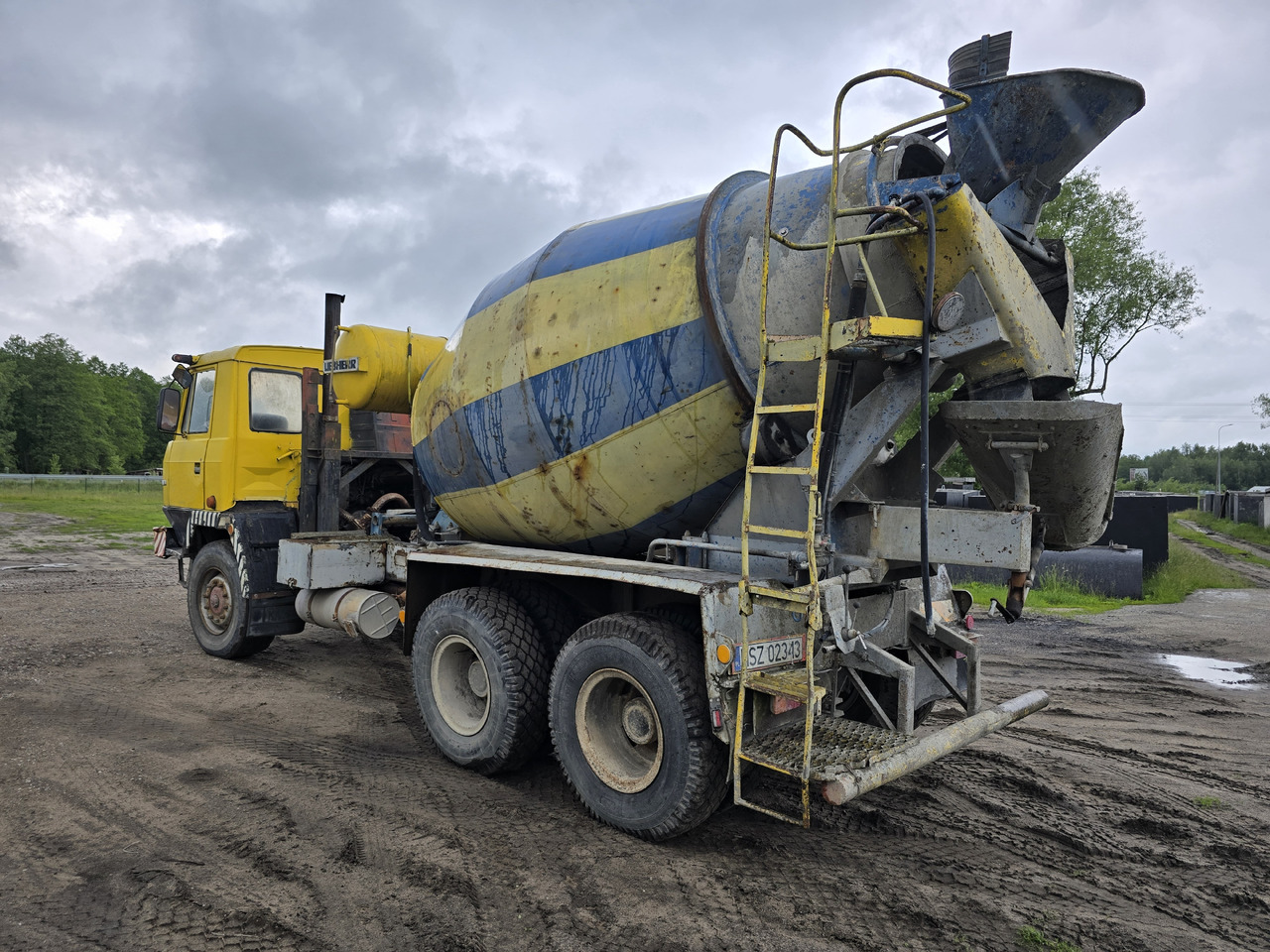 TATRA 6x6 (6 m3) betoniarka LIEBHERR - משאית מערבלת בטון: תמונה 3 TATRA 6x6 (6 m3) betoniarka LIEBHERR - משאית מערבלת בטון: תמונה 3