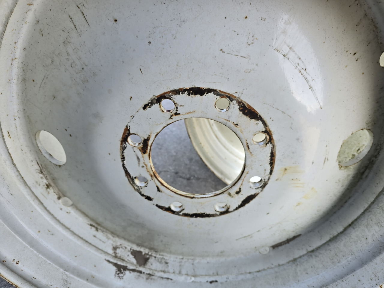 Titan W15LX28, piasta 150 mm - חבילת גלגלים וצמיגים עבור מכונה חקלאית: תמונה 5 Titan W15LX28, piasta 150 mm - חבילת גלגלים וצמיגים עבור מכונה חקלאית: תמונה 5