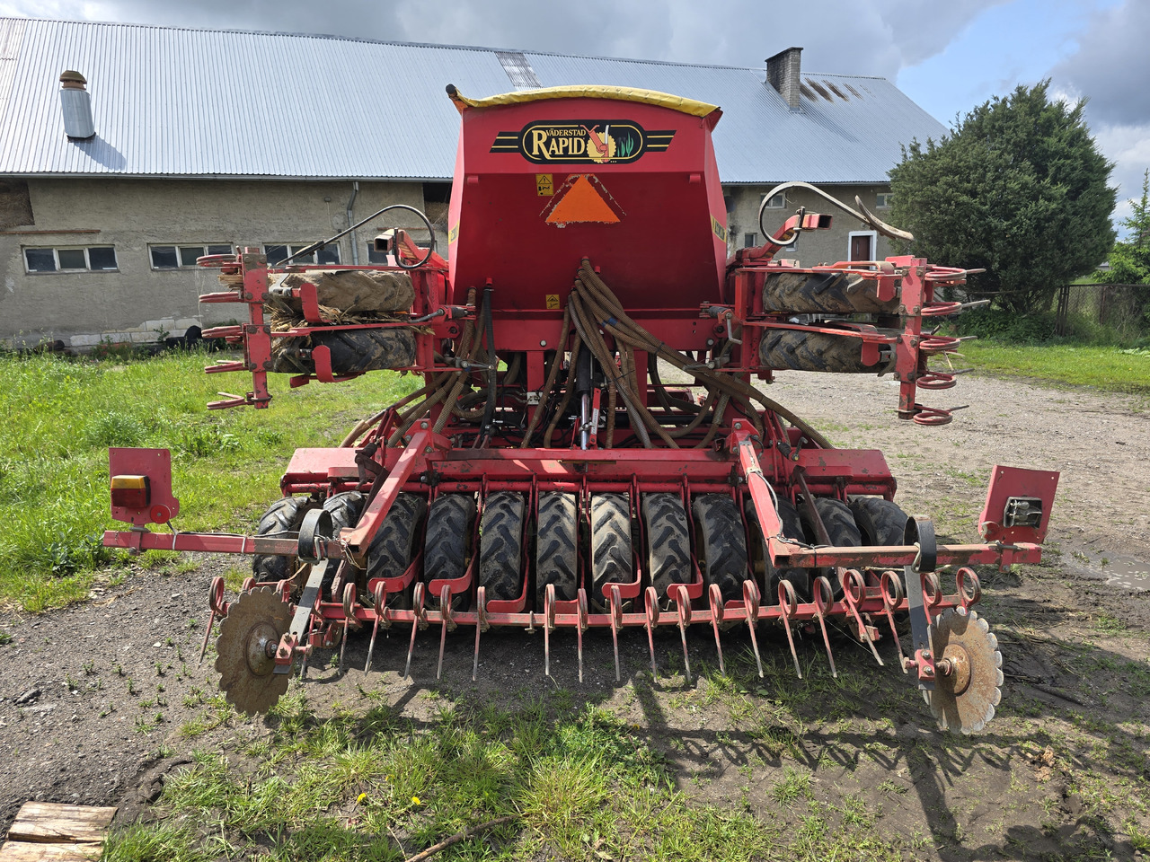 Väderstad RAPID 400 F - ציוד זריעה: תמונה 4 Väderstad RAPID 400 F - ציוד זריעה: תמונה 4