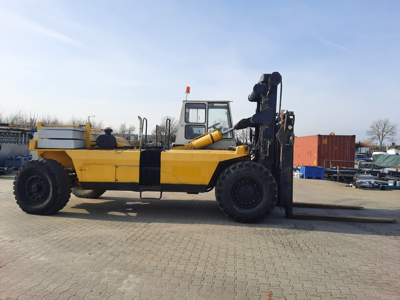 Valmet TD2712 - A25036 - מפעיל מכולות: תמונה 3 Valmet TD2712 - A25036 - מפעיל מכולות: תמונה 3