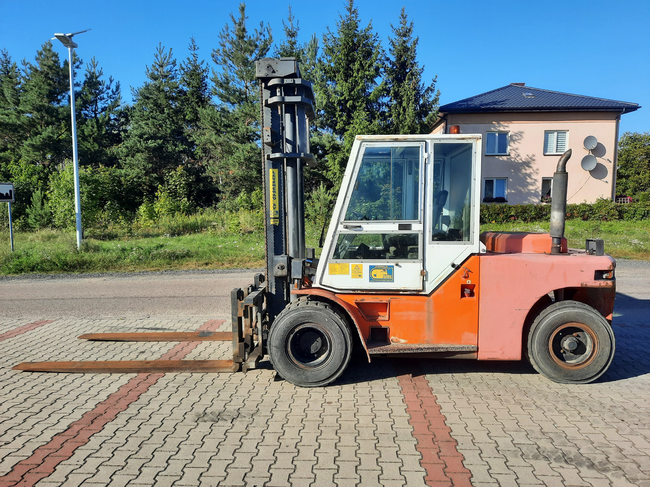 Dantruck 8009 - מלגזת סולר: תמונה 5 Dantruck 8009 - מלגזת סולר: תמונה 5
