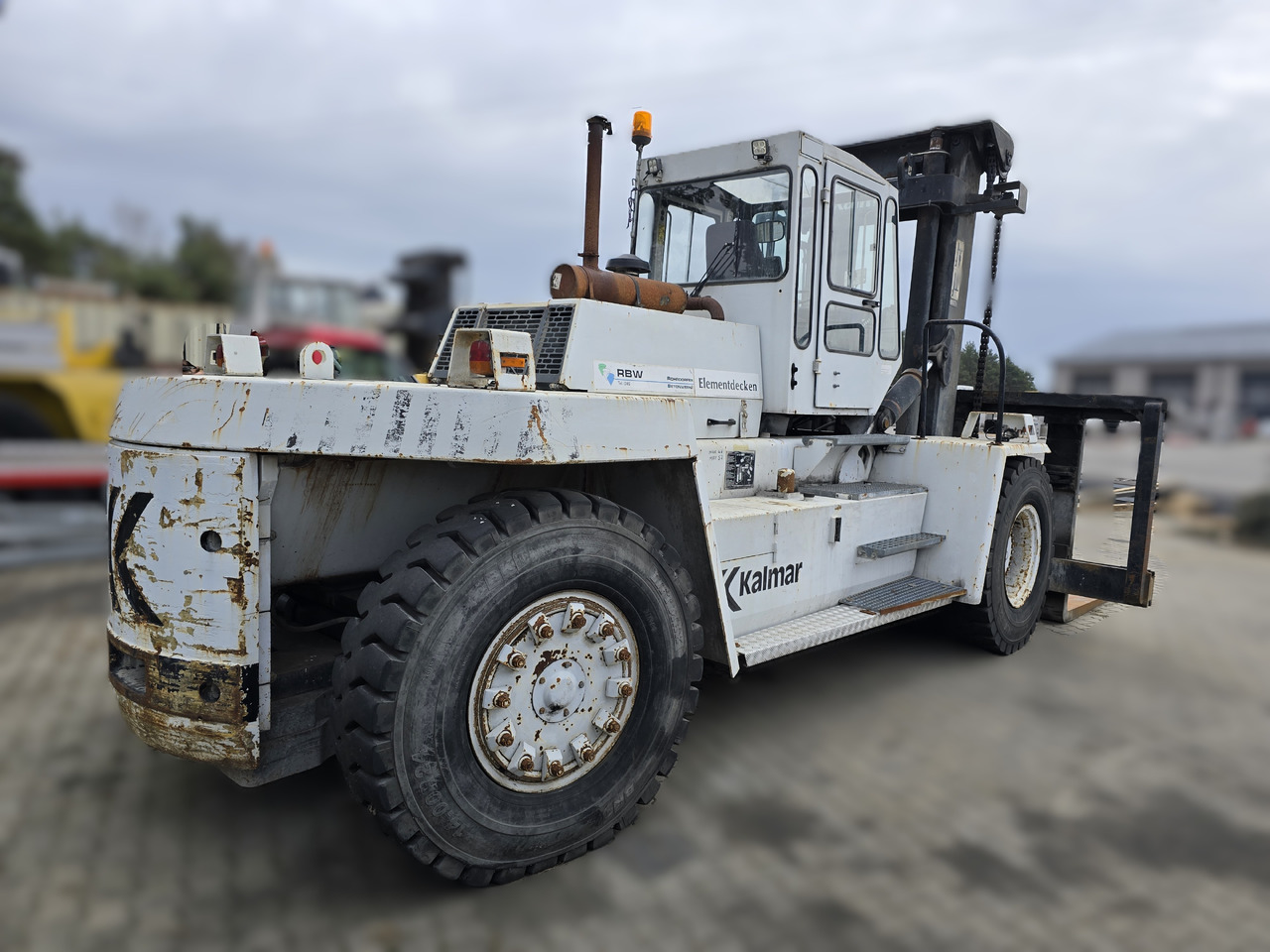 Kalmar DC18-1200N LB - מוביל מכולות/ משאית החלפת גוף: תמונה 5 Kalmar DC18-1200N LB - מוביל מכולות/ משאית החלפת גוף: תמונה 5