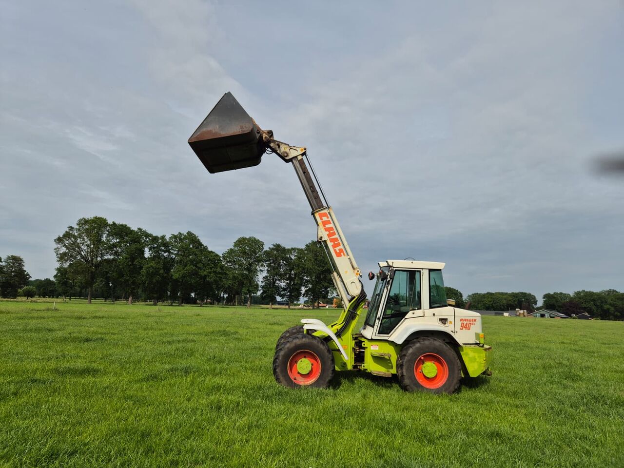 Claas Ranger 940 RX - מעמיס גלגלים: תמונה 2 Claas Ranger 940 RX - מעמיס גלגלים: תמונה 2