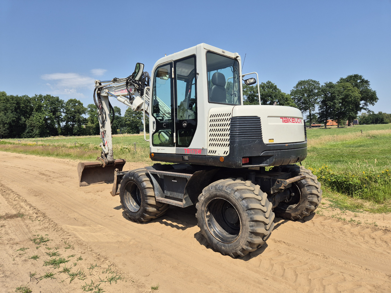 Tackeuchi TB 175 W - מחפר גלגלים: תמונה 3 Tackeuchi TB 175 W - מחפר גלגלים: תמונה 3