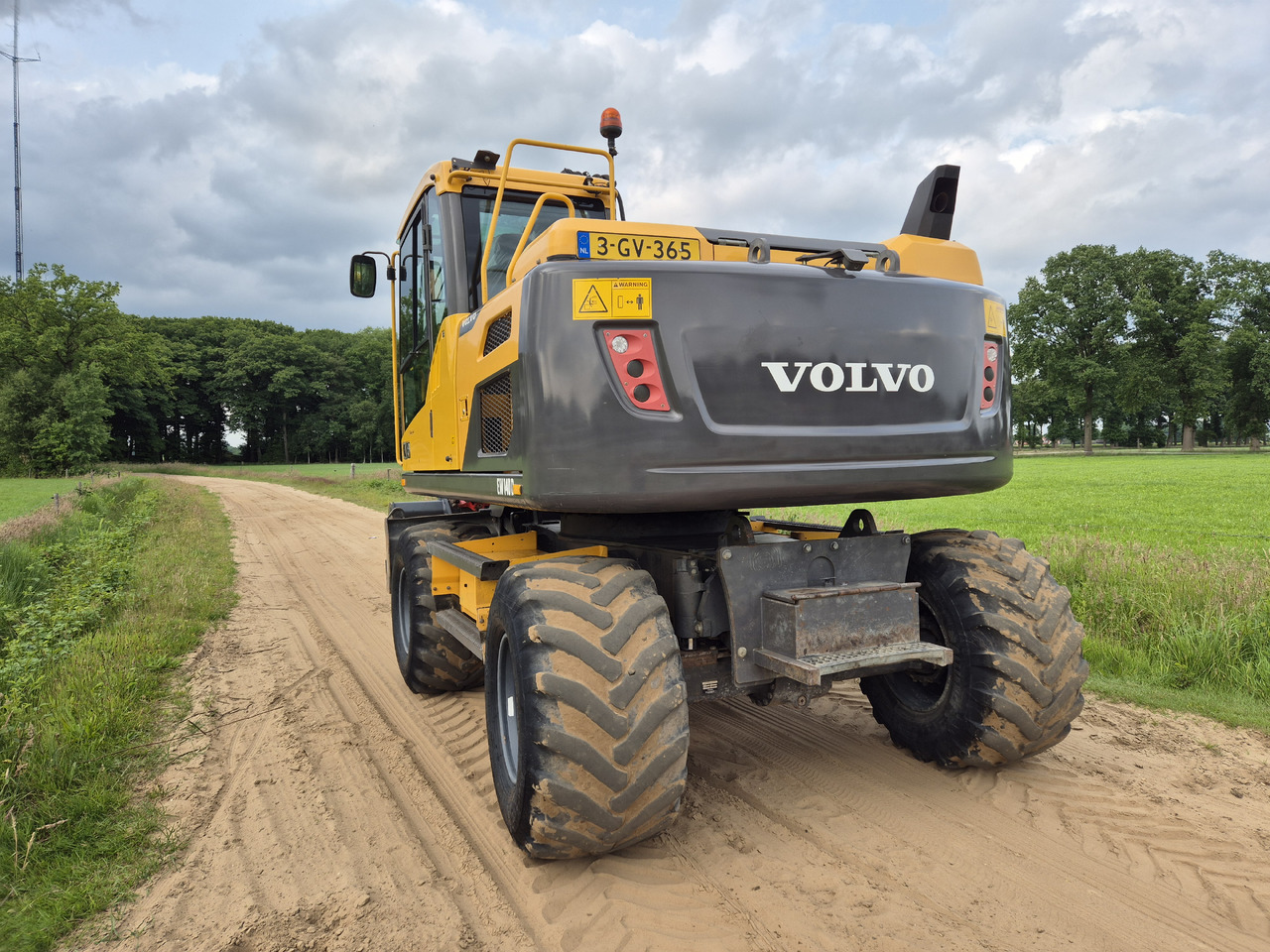 VOLVO EW 140 D Rototilt - מחפר גלגלים: תמונה 3 VOLVO EW 140 D Rototilt - מחפר גלגלים: תמונה 3