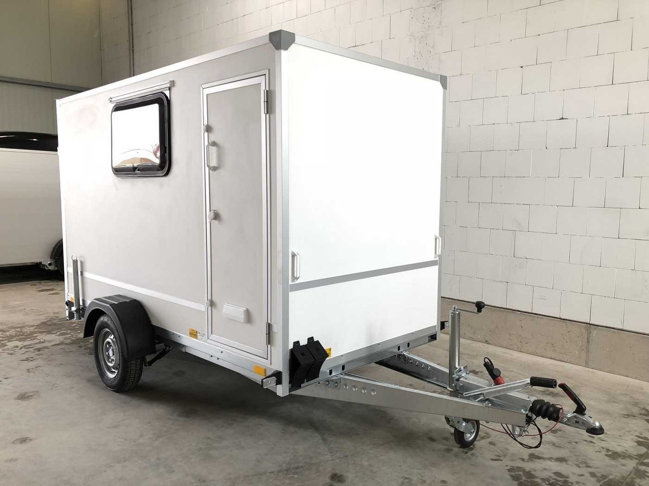 BLYSS F1330HD Rampe Tür 2 Fenster Kofferanhänger - קרון נגרר בתיבה סגורה: תמונה 4 BLYSS F1330HD Rampe Tür 2 Fenster Kofferanhänger - קרון נגרר בתיבה סגורה: תמונה 4