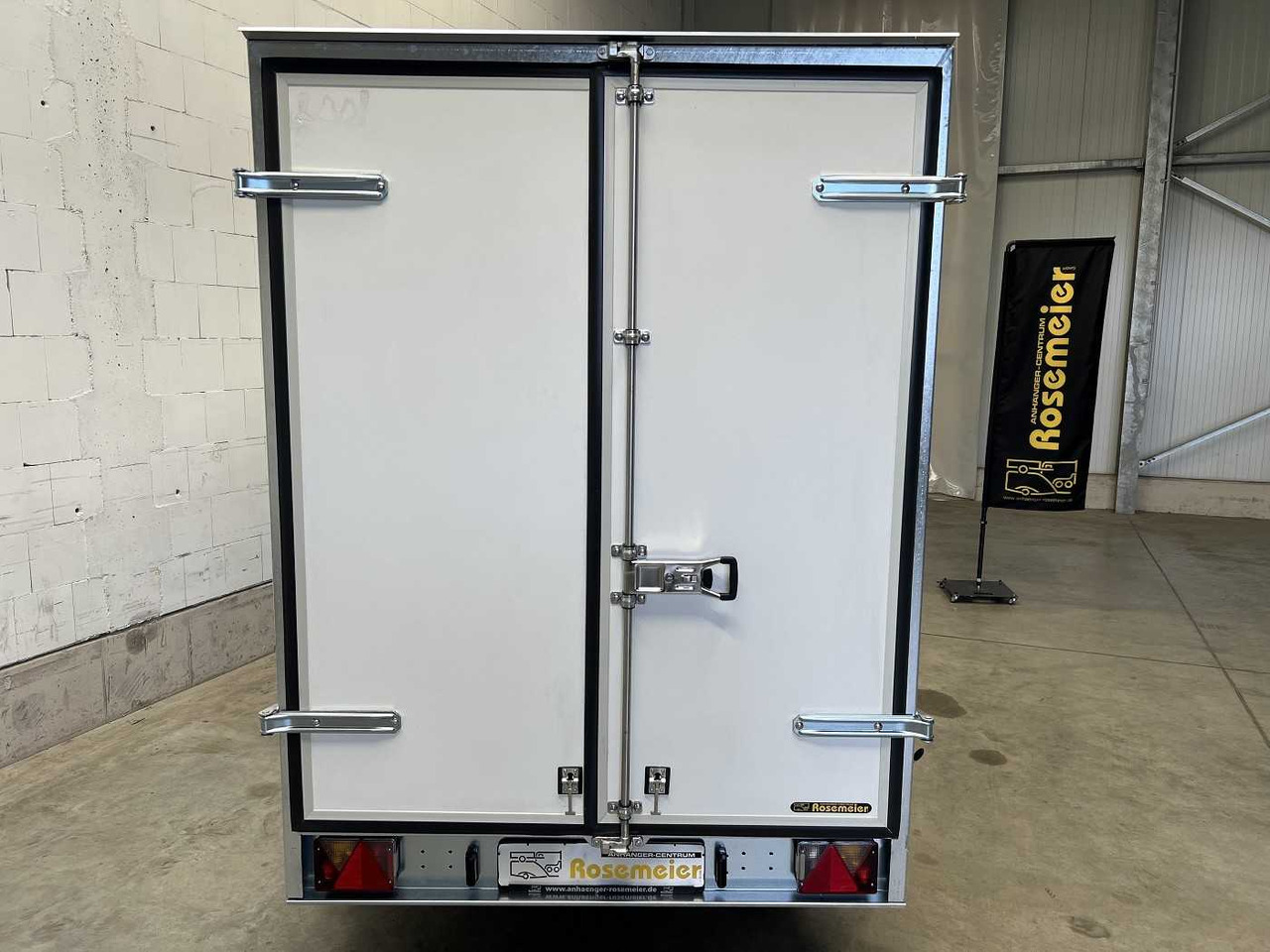 BLYSS F1330HD Seitentür,Fenster Kofferanhänger - קרון נגרר בתיבה סגורה: תמונה 3 BLYSS F1330HD Seitentür,Fenster Kofferanhänger - קרון נגרר בתיבה סגורה: תמונה 3