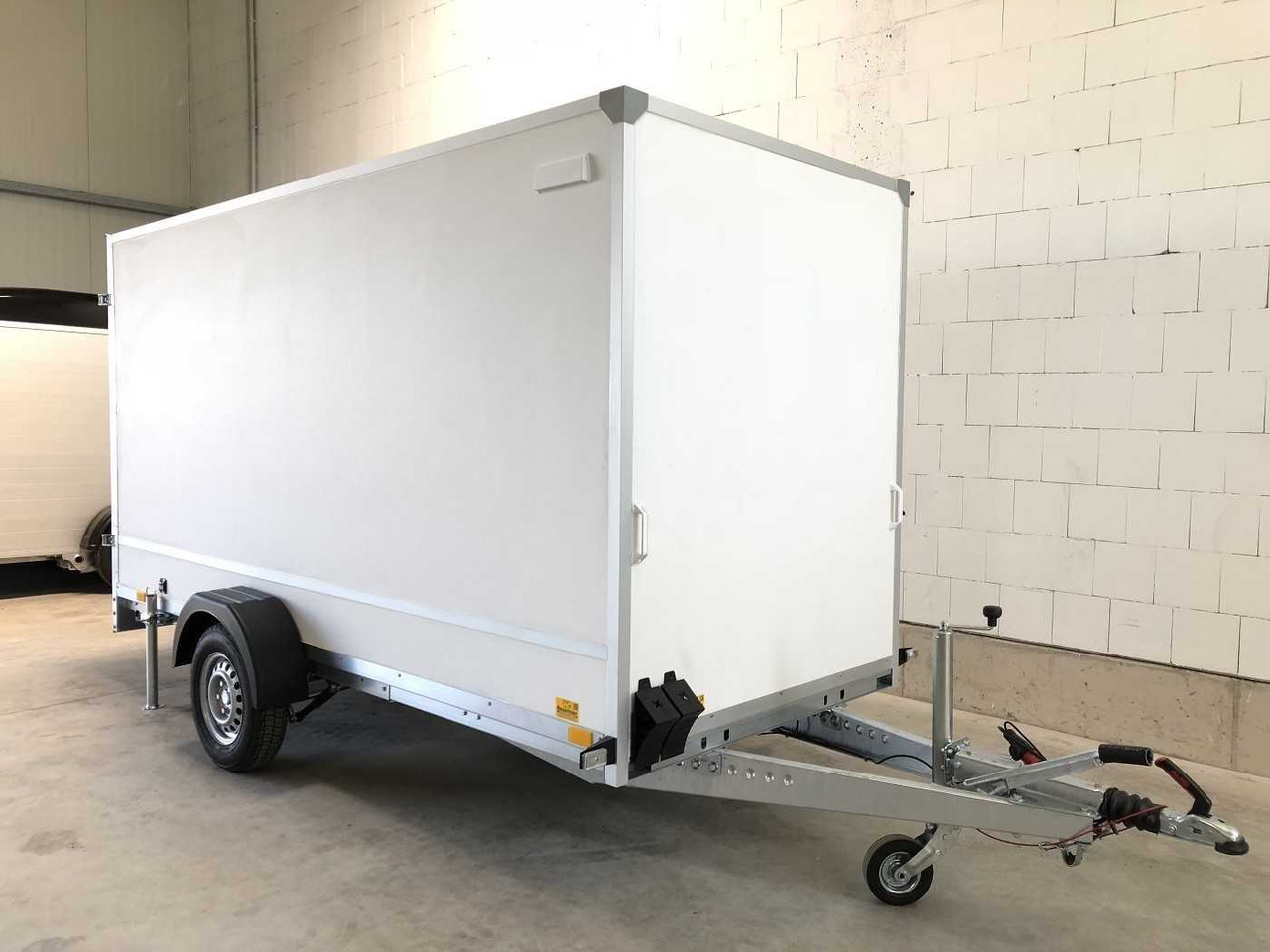 BLYSS F1336HD Kofferanhänger - קרון נגרר בתיבה סגורה: תמונה 2 BLYSS F1336HD Kofferanhänger - קרון נגרר בתיבה סגורה: תמונה 2