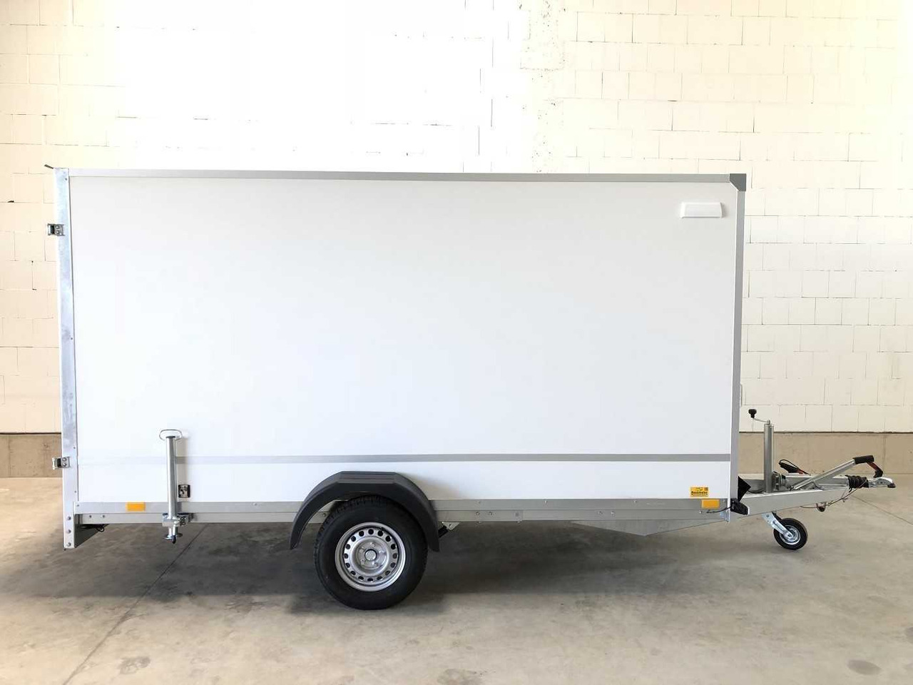 BLYSS F1336HD Kofferanhänger - קרון נגרר בתיבה סגורה: תמונה 1 BLYSS F1336HD Kofferanhänger - קרון נגרר בתיבה סגורה: תמונה 1