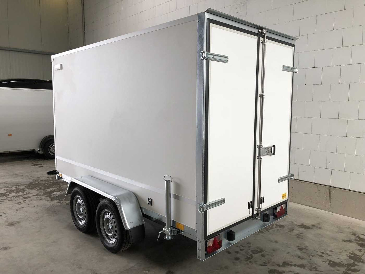 BLYSS F2030HTD Seitentür Kofferanhänger - קרון נגרר בתיבה סגורה: תמונה 5 BLYSS F2030HTD Seitentür Kofferanhänger - קרון נגרר בתיבה סגורה: תמונה 5