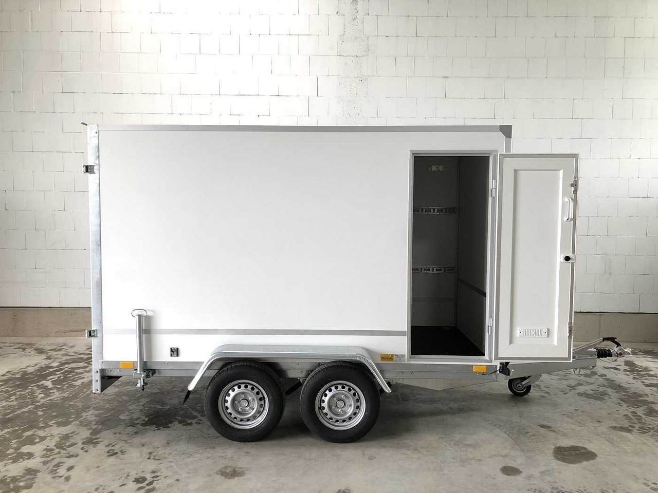 BLYSS F2030HTD Seitentür Kofferanhänger - קרון נגרר בתיבה סגורה: תמונה 1 BLYSS F2030HTD Seitentür Kofferanhänger - קרון נגרר בתיבה סגורה: תמונה 1