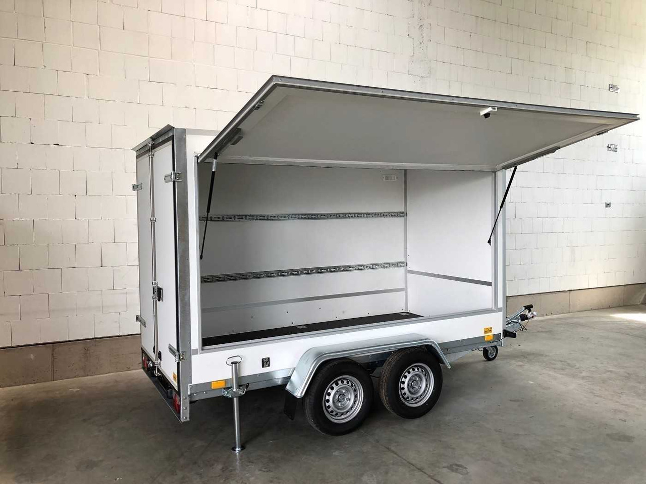 BLYSS F2030HTD VKL Kofferanhänger - קרון נגרר בתיבה סגורה: תמונה 2 BLYSS F2030HTD VKL Kofferanhänger - קרון נגרר בתיבה סגורה: תמונה 2
