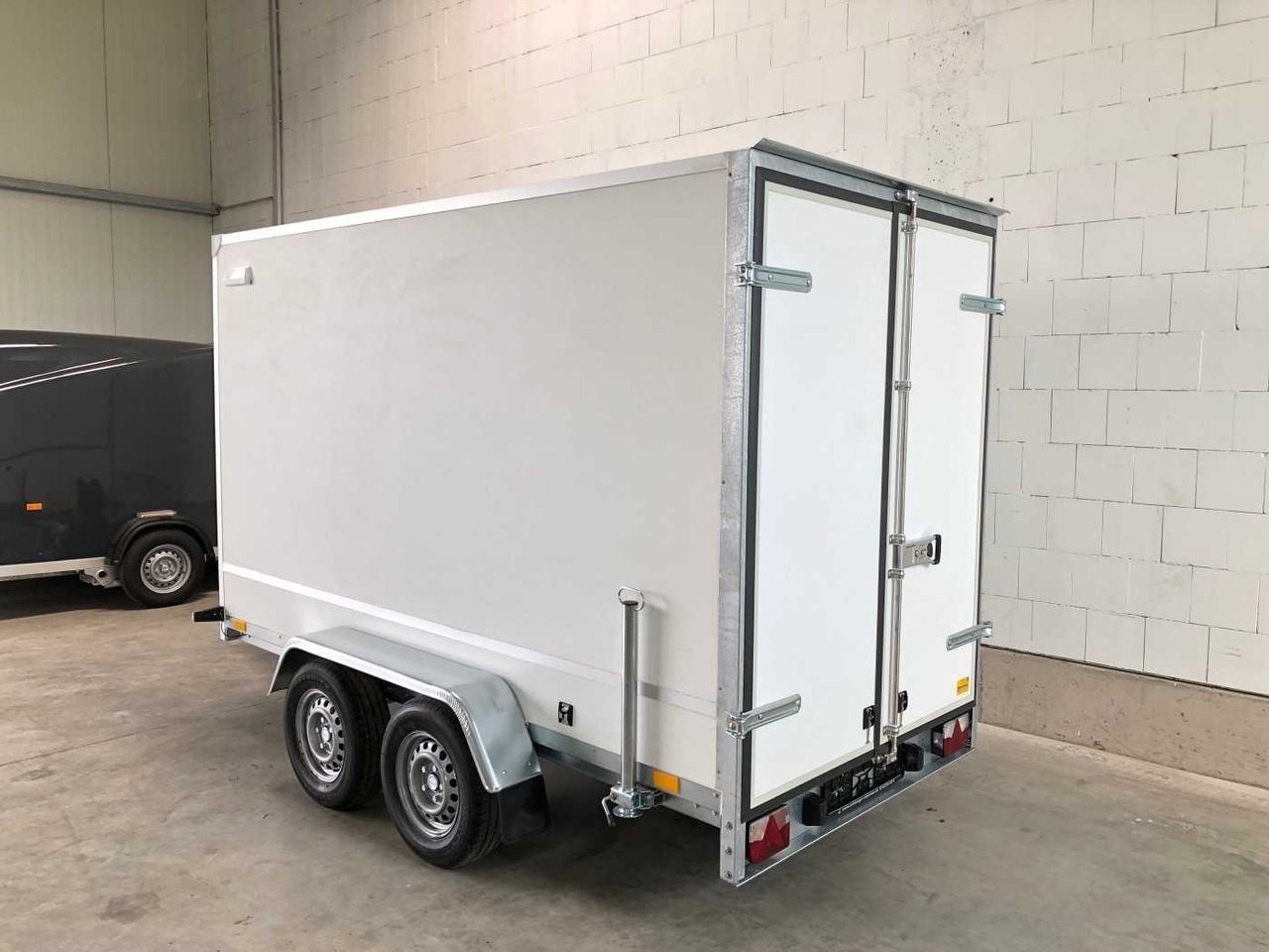 BLYSS F2030HTD VKL Kofferanhänger - קרון נגרר בתיבה סגורה: תמונה 4 BLYSS F2030HTD VKL Kofferanhänger - קרון נגרר בתיבה סגורה: תמונה 4