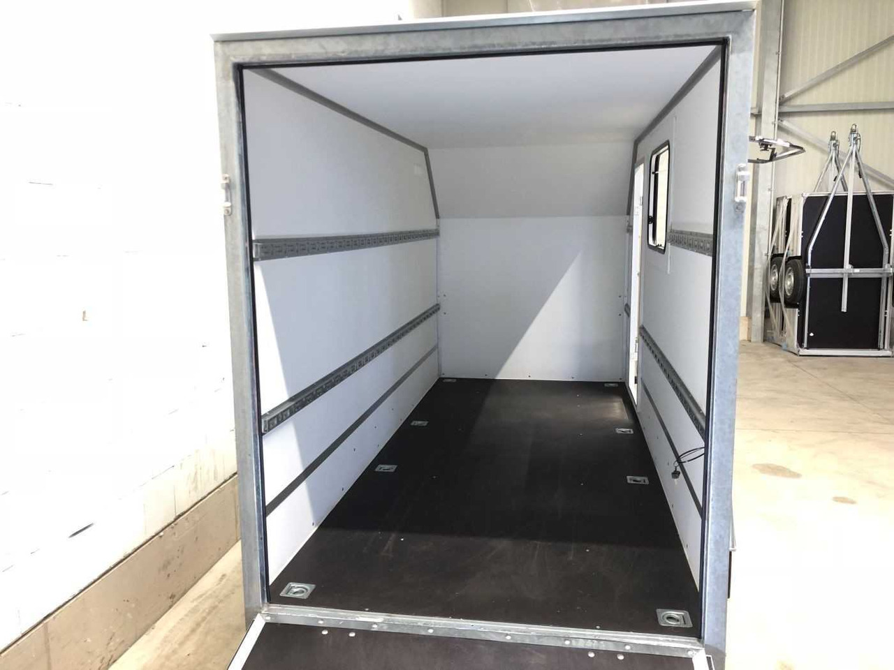 BLYSS F2036HTD Ram.,Tür, Fenst.,Aero Kofferanhänger - נגרר לאופנוע: תמונה 5 BLYSS F2036HTD Ram.,Tür, Fenst.,Aero Kofferanhänger - נגרר לאופנוע: תמונה 5