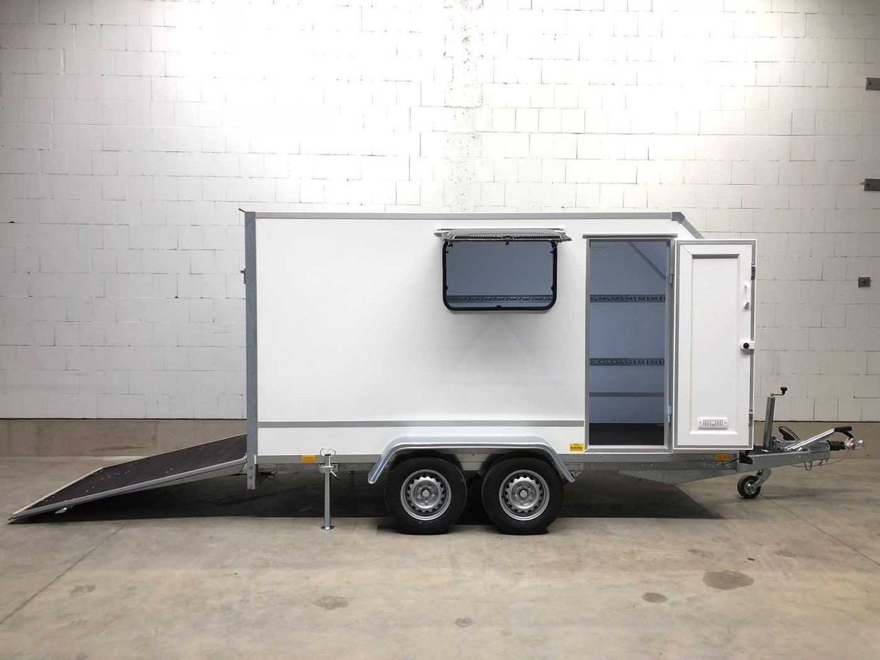 BLYSS F2036HTD Ram.,Tür, Fenst.,Aero Kofferanhänger - נגרר לאופנוע: תמונה 1 BLYSS F2036HTD Ram.,Tür, Fenst.,Aero Kofferanhänger - נגרר לאופנוע: תמונה 1